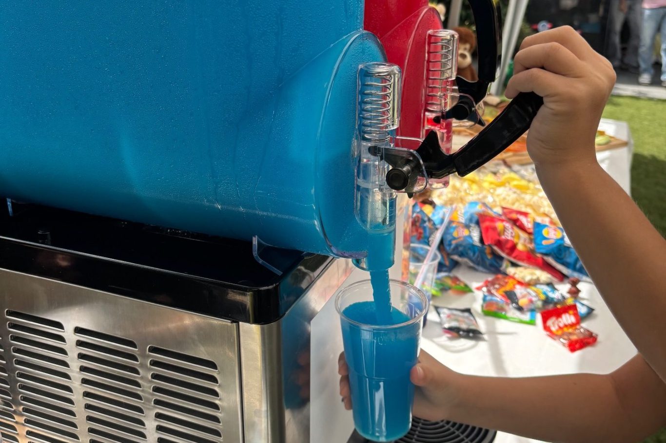 Professionele suikerspinmachine en slushmachine eenvoudig te bedienen met duidelijke uitleg.